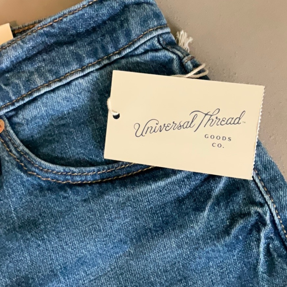 NWT Universal Threads ~ Vintage Bermuda Blue Jean Shorts - Picture 4 of 9